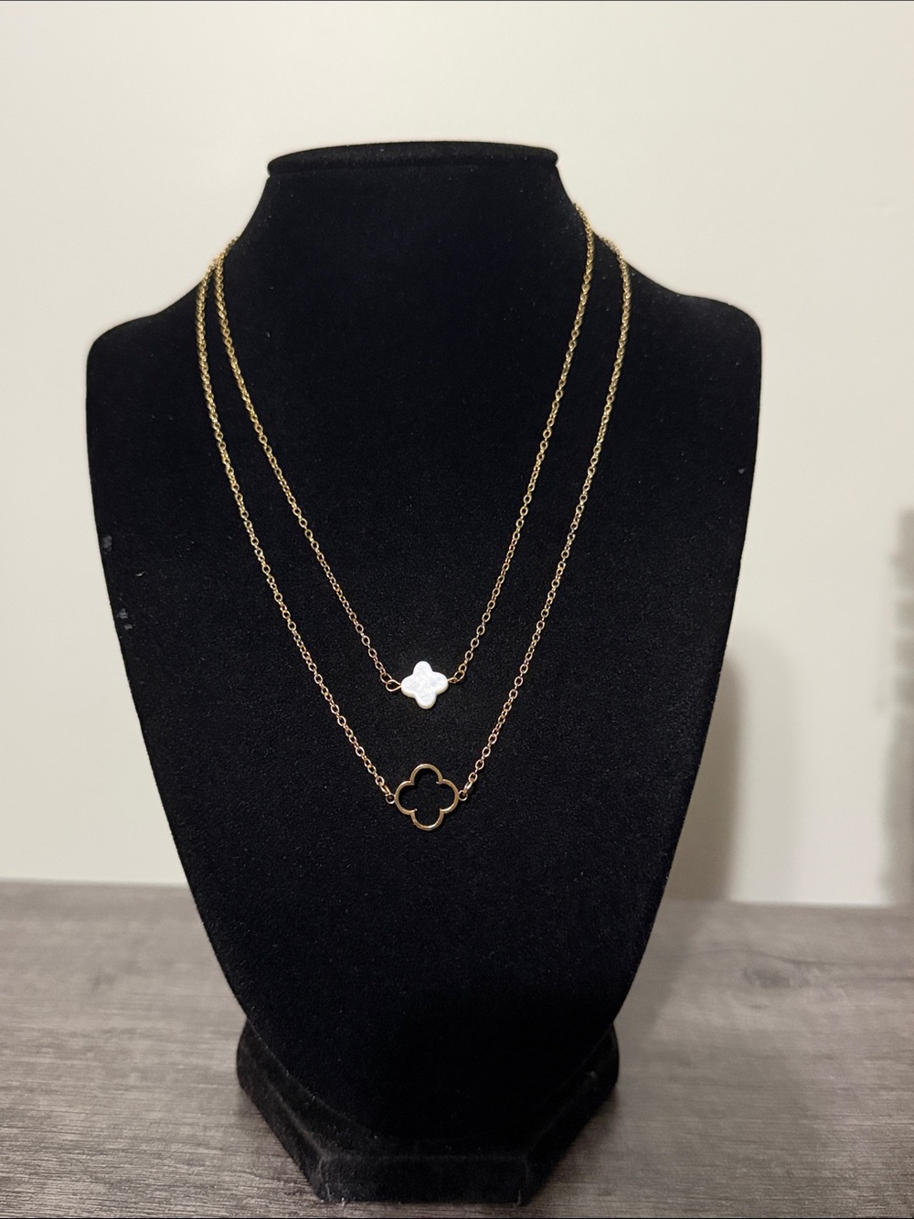 2 Piece Clover Necklace Set